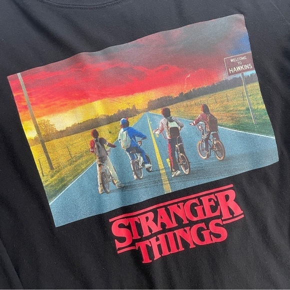 ✨ Stranger Things Long Sleeve Casual Black Graphic Tshirt size 1X - Picture 3 of 4